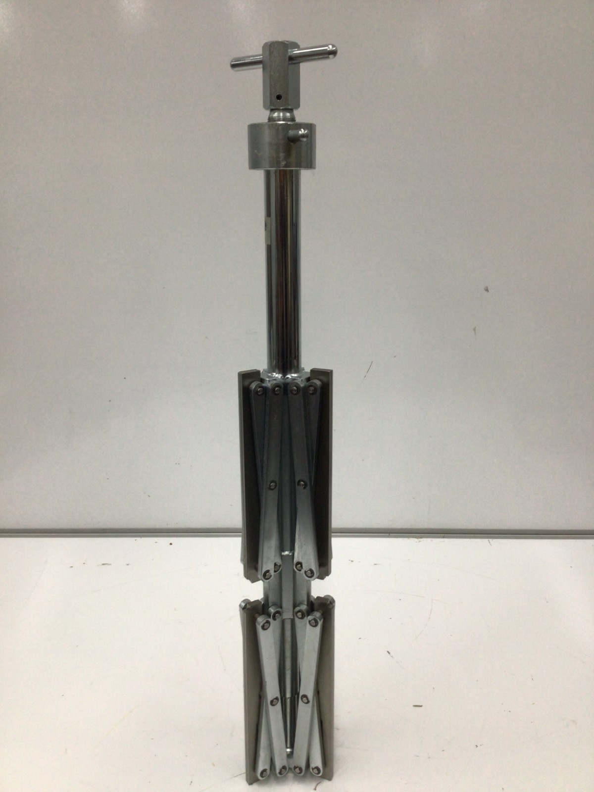 Sumner 400-3SS 8 to 12 In Pipe Size Internal Fit-Up Clamp