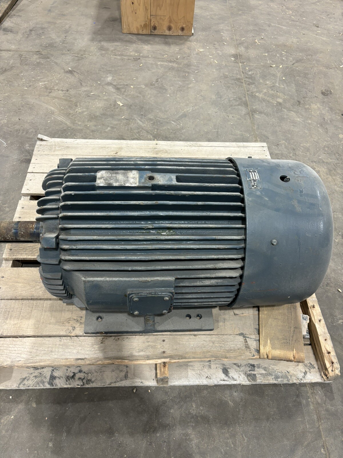 60HP 460V – TOSHIBA B0608FLF38SHJ – 60 HP ELECTRIC MOTOR 888 RPM 405T