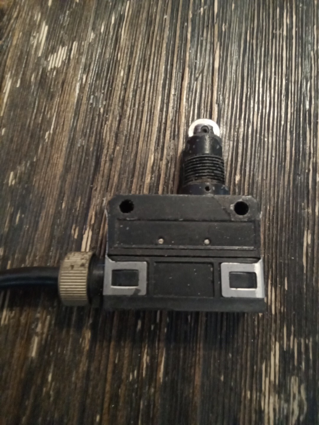 Yamatake EN60947-5-1 IP67 Limit Switch.