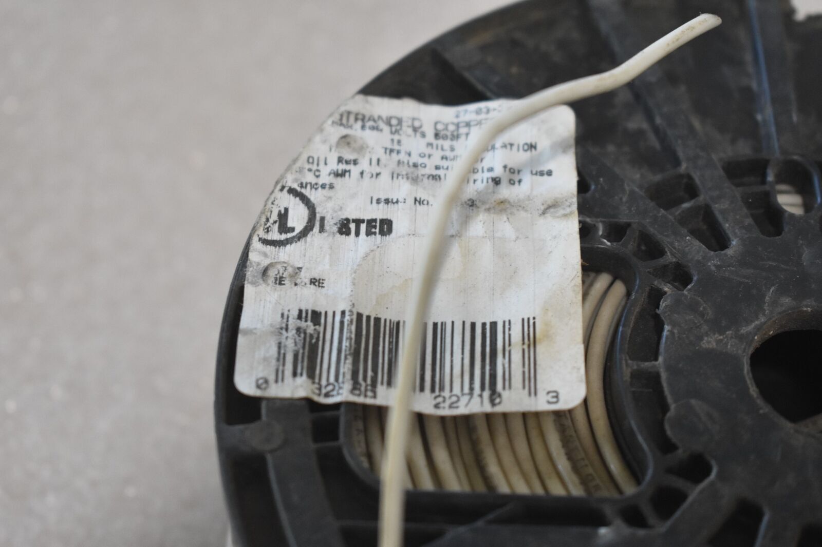 E30071 F 16-AWG 600V STRANDED COPPER WHITE GASOLINE/OIL RESISTANT (LOT OF 400+’)