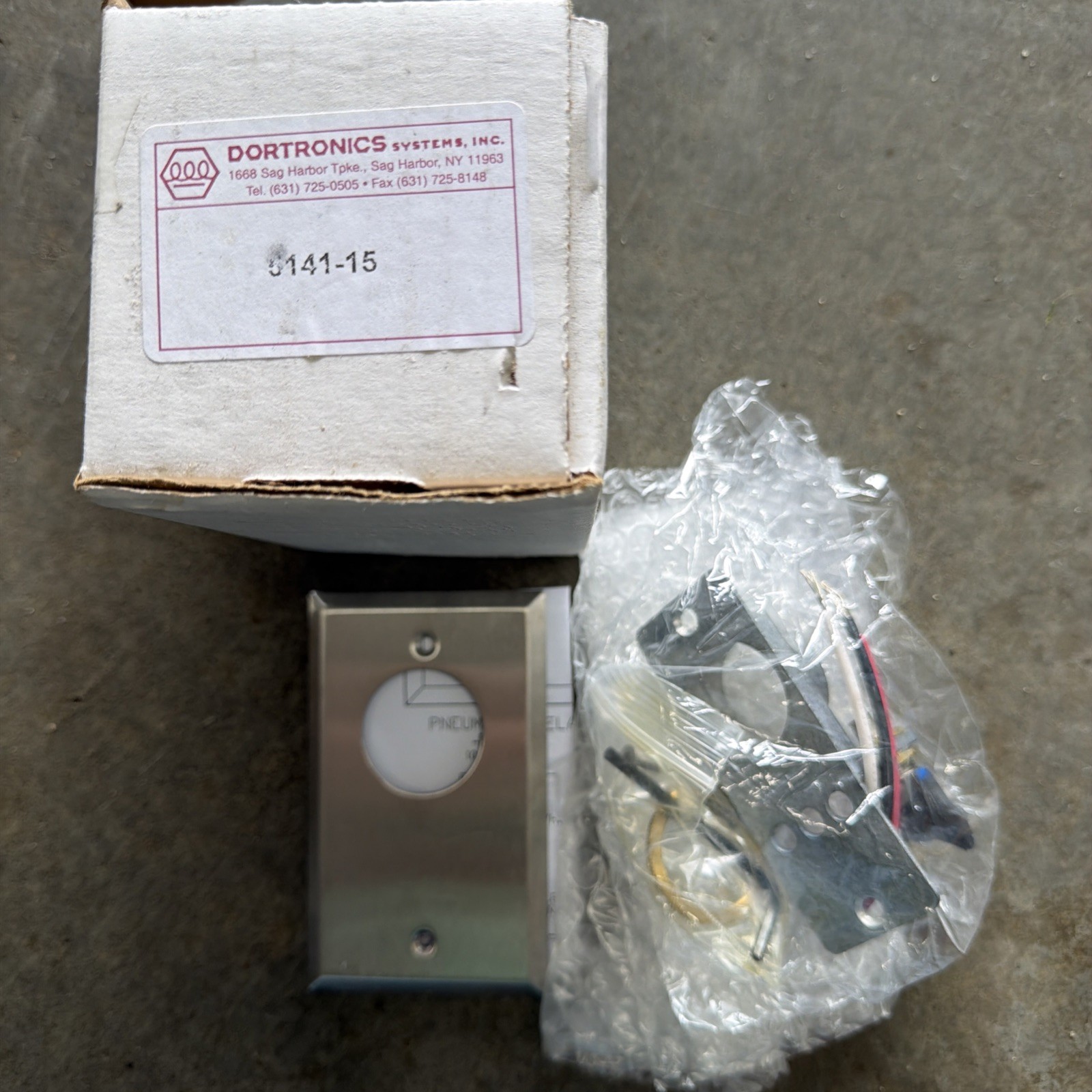 Dortronics 5141-15 Key Switch SPDT Momentary action
