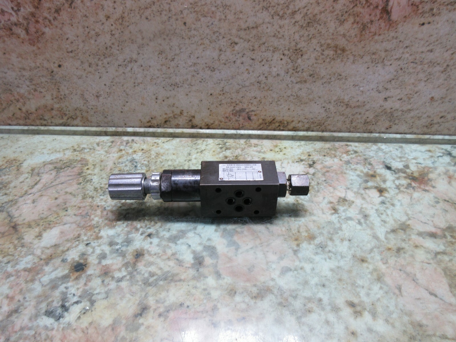 DAIKIN INDUSTRIES VALVE MOD NO MG-02B-03-50-PGT MFG 50M5X13 .LOT OF 3 PIECES