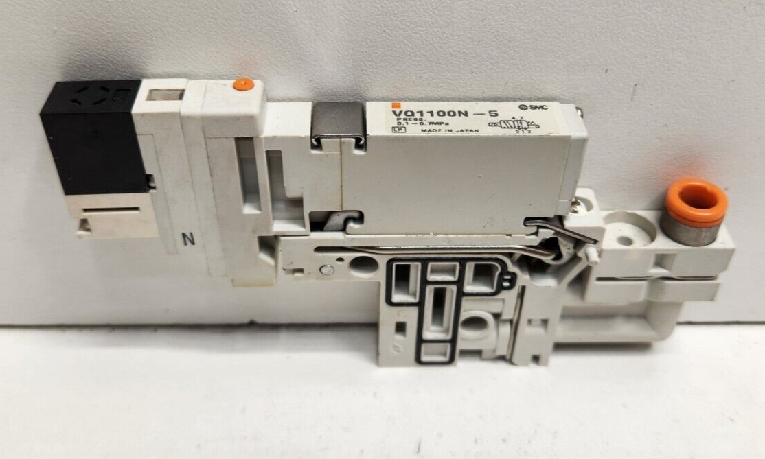 GUARANTEED! SMC 24V 2-POSITION 4-WAY SOLENOID VALVE VQ1100N-5