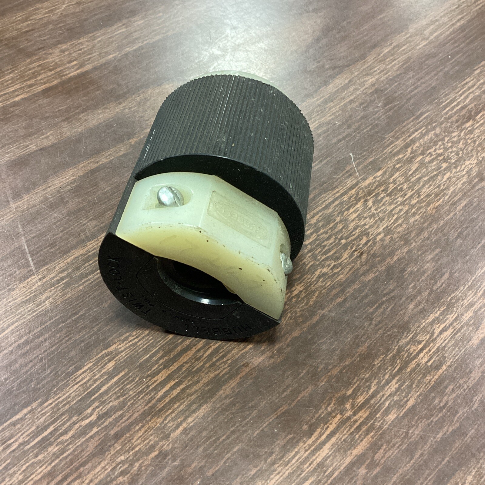 Hubbell 231A 20A 125V Twist Lock Plug
