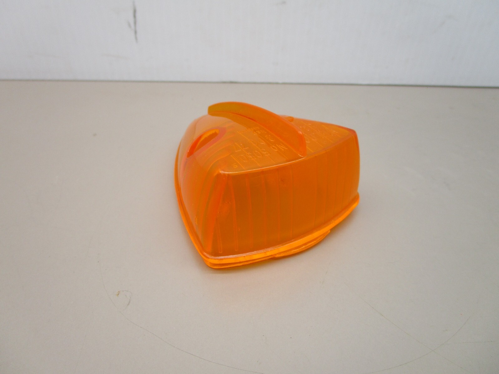 Weldon No. 5050 Amber Clearance Marker Light Lamp Lens Dome