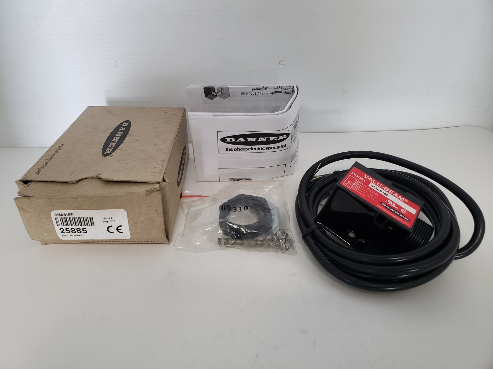 BANNER SMA915F PHOTOELECTRIC SENSOR VALUE-BEAM FIBER OPTIC 90-130V AC NIB