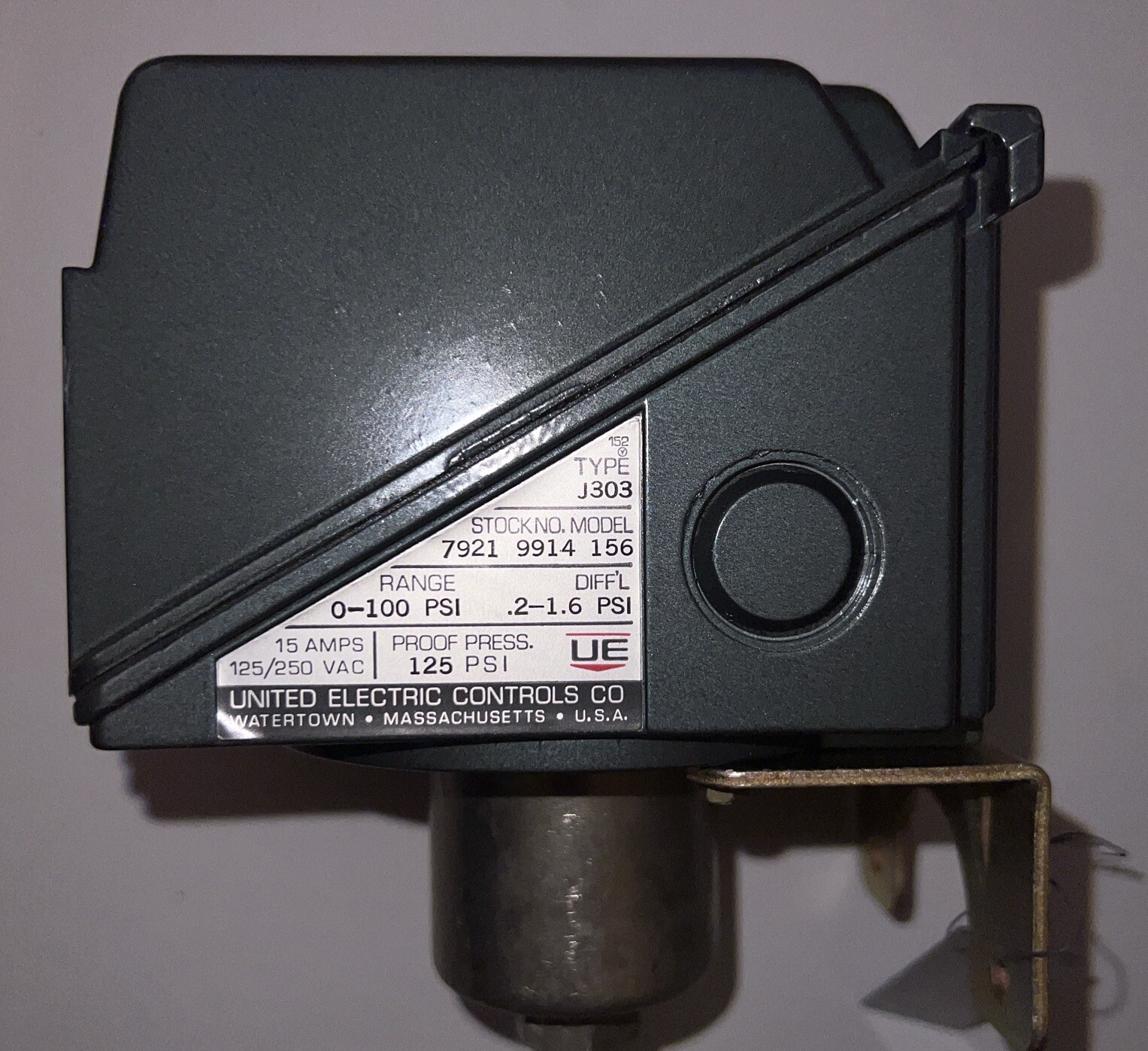 UE UNITED ELECTRIC J303 7921 9914 156 PRESSURE SWITCH NEW