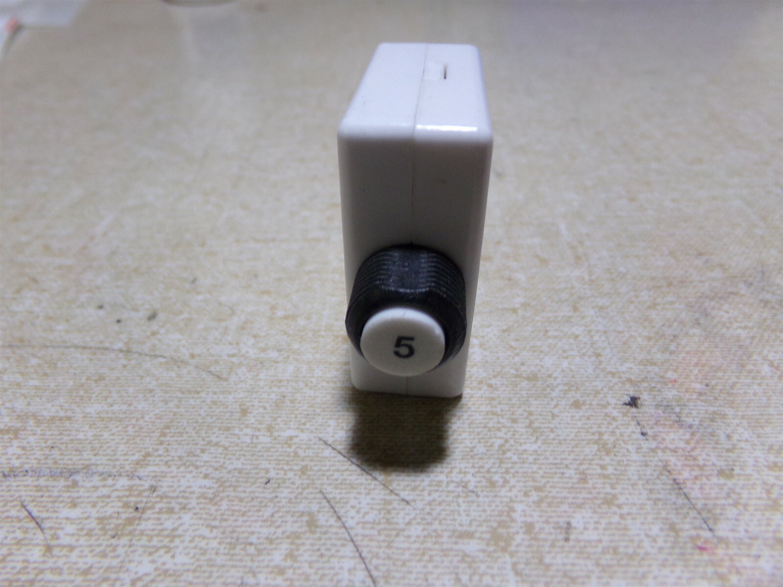 NEW Mechanical Products 1600-100-050 5A Circuit Breaker *FREE SHIPPING*