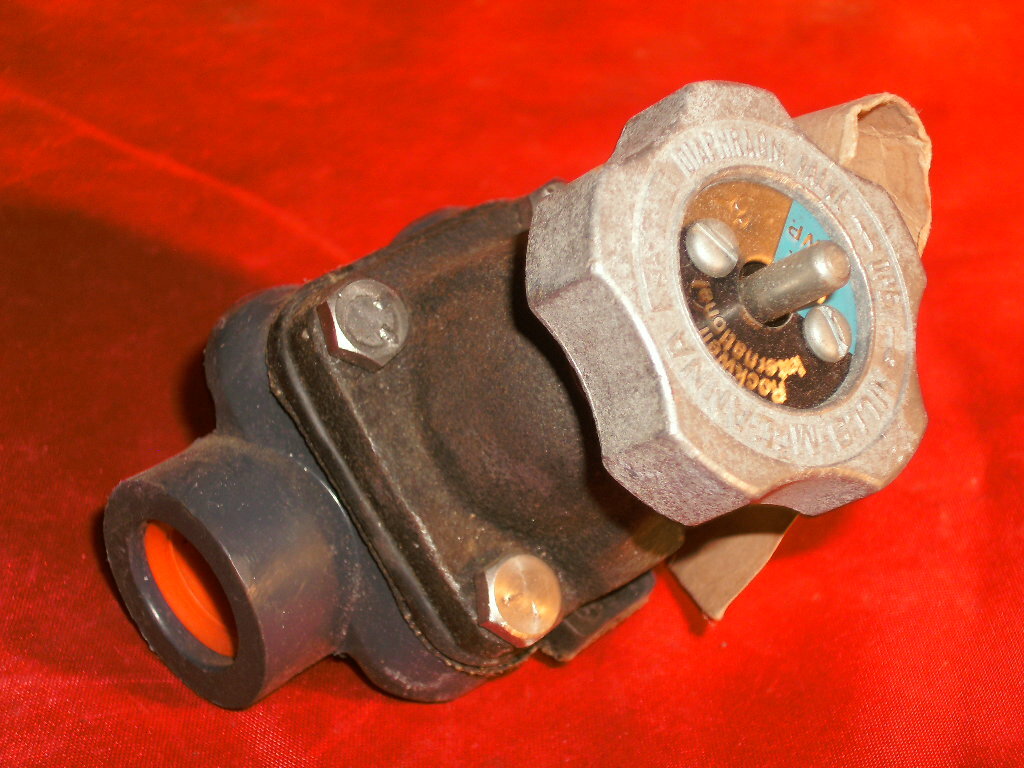 HILLS MCCANNA FIG. 6 INDICATING DIAPHRAGM VALVE 1/2″ NPT NEOPRENE/PVC BODY