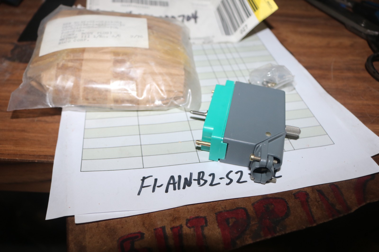 NOS Elco electrical connector PN 00-8016-056-000-704 5935-01-023-3065