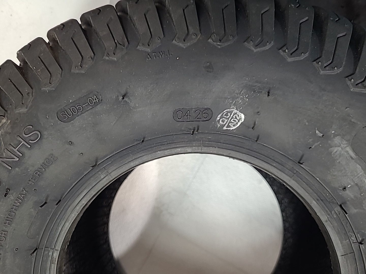 Hi-Run WD1133- 18×8.50-8 SU05 Commercial Lawn Mower Tire- 4Ply- Load B