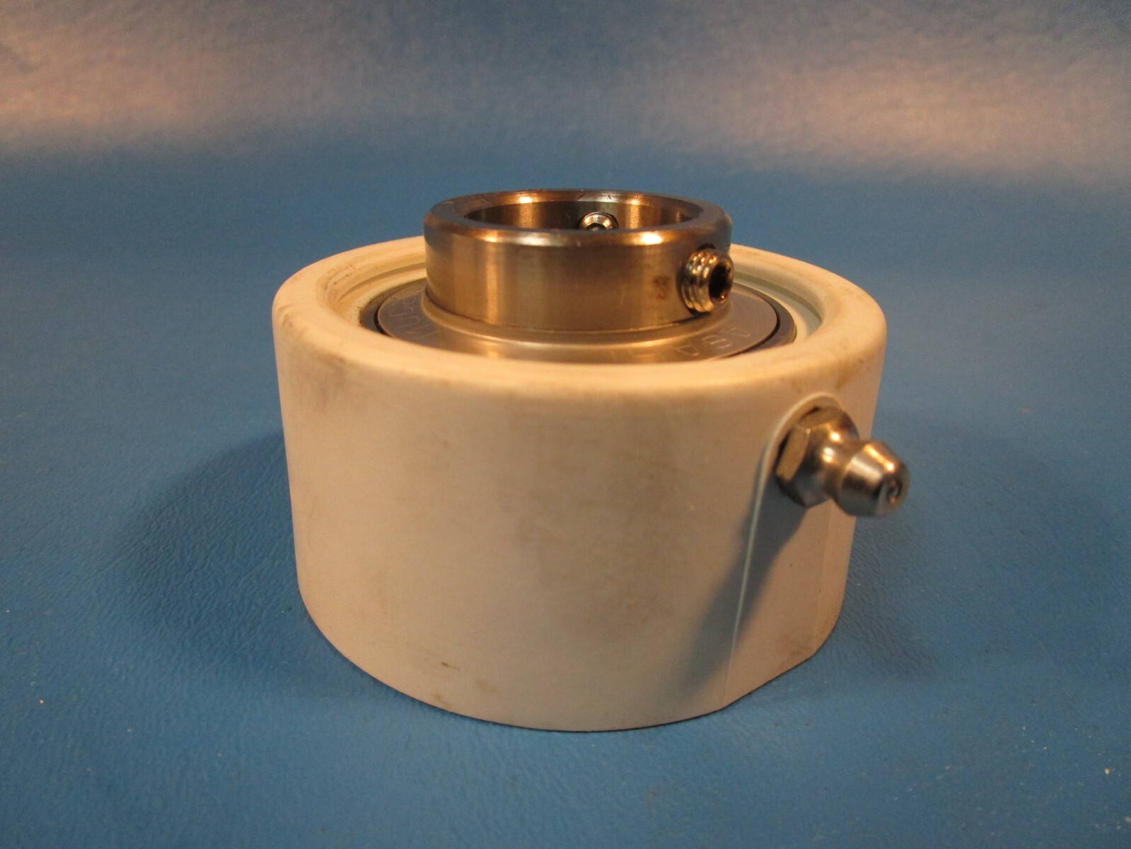 AMI MUCFBL205-16W Flange-Mount Ball Bearing Unit – 3-Bolt Bracket, 1 in Bore