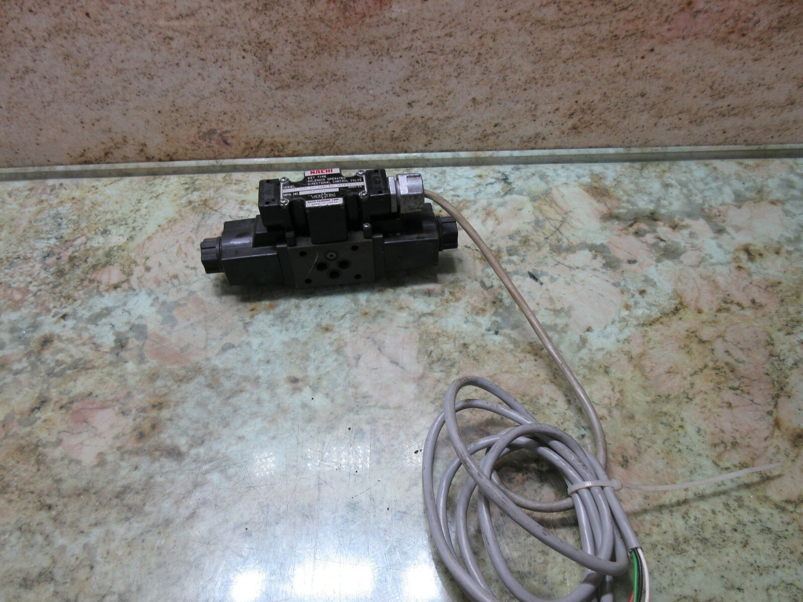 NACHI DIRECTIONAL SOLENOID VALVE SS-G01-C5-G0R-C1-9286C SS-GO1-C5-GOR-C1-9286C