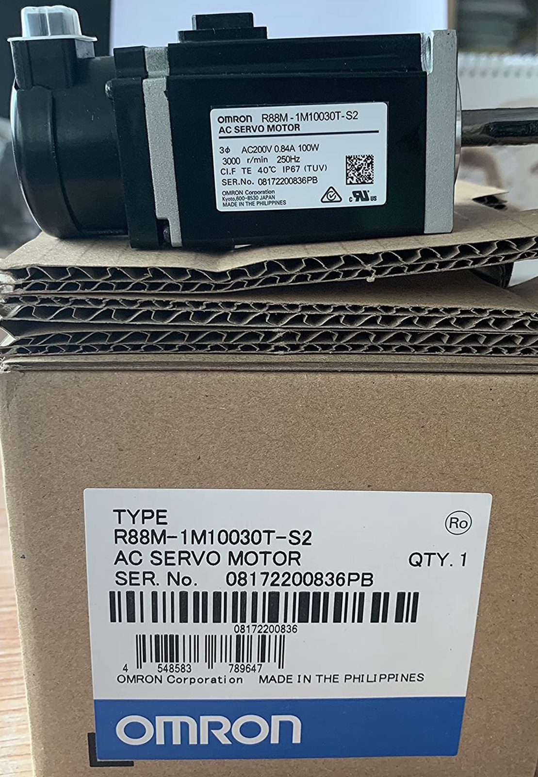 NEW OMRON R88M-1M10030T-S2 Servo Motor