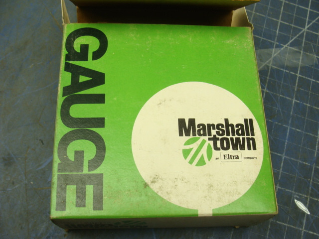 MARSHALLTOWN G10442 ELTRA PRESSURE GAUGE 3-1/2″ FACE 0-1500 PSI / 0-10000 KPa