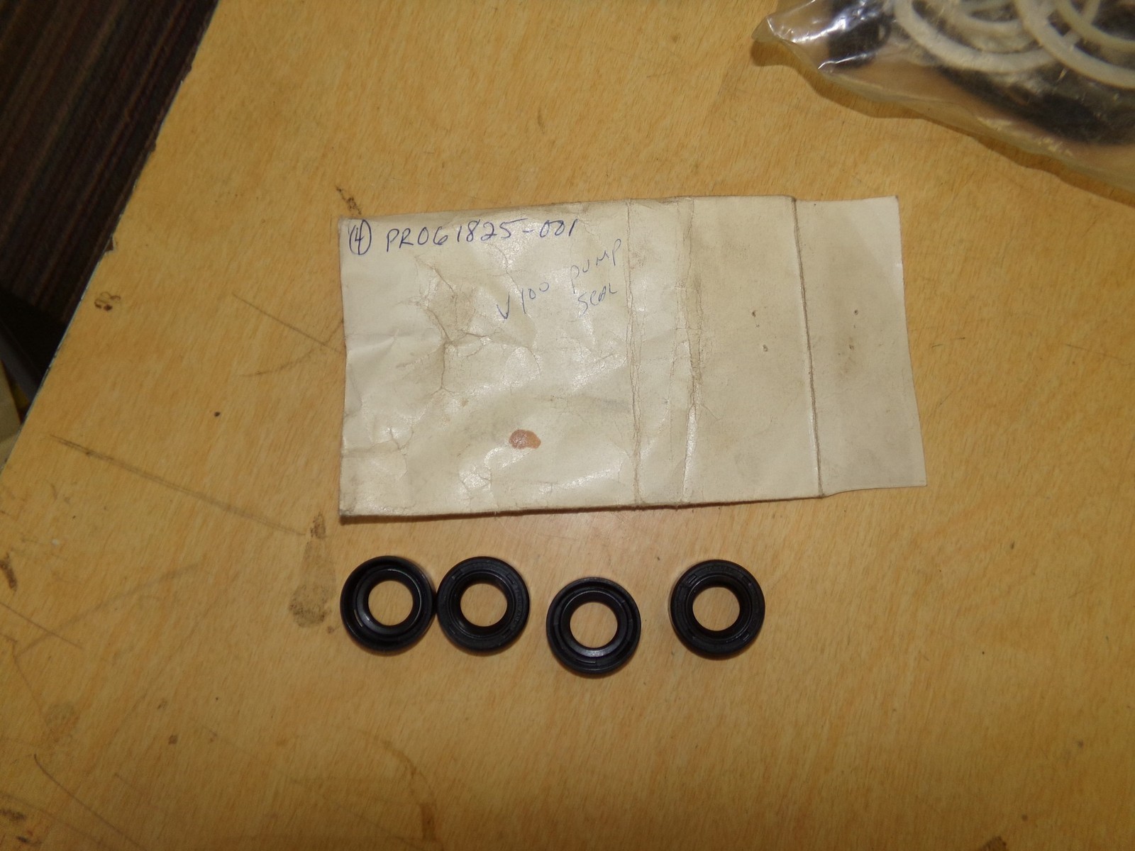 NEW V100 Pump Seal PRO61825-001 Quantity: 4 *FREE SHIPPING*