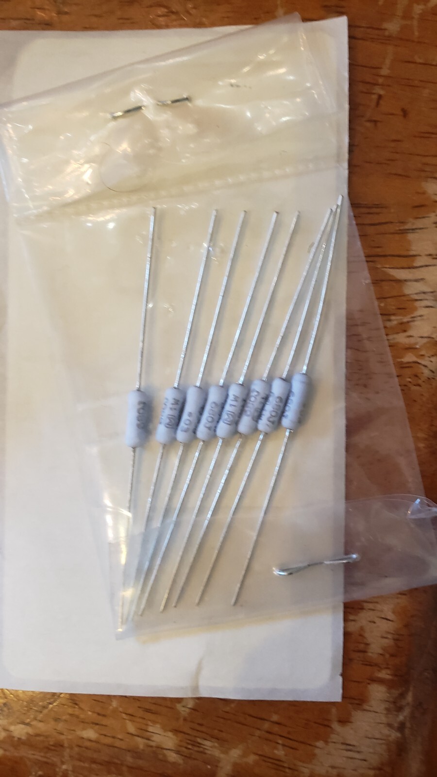 NEW LOT of 8 Panasonic R-68-1W-5% axial 68 ohm Resistor thru-hole # ERG-1SJ680