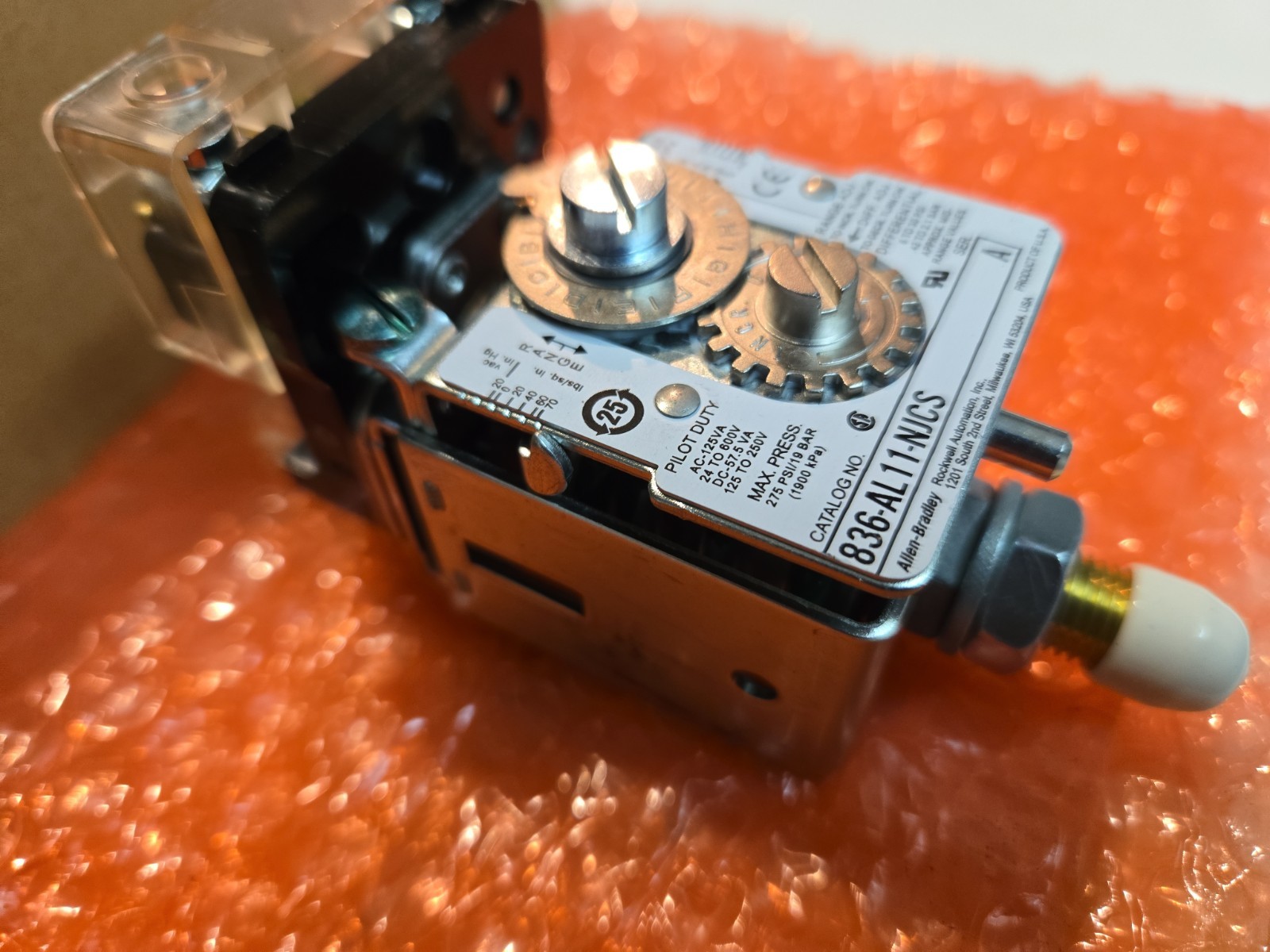 836-AL11-NJCS. Refrigeration Electro-Mech 836 Pres Sw. Rockwell Automation. New