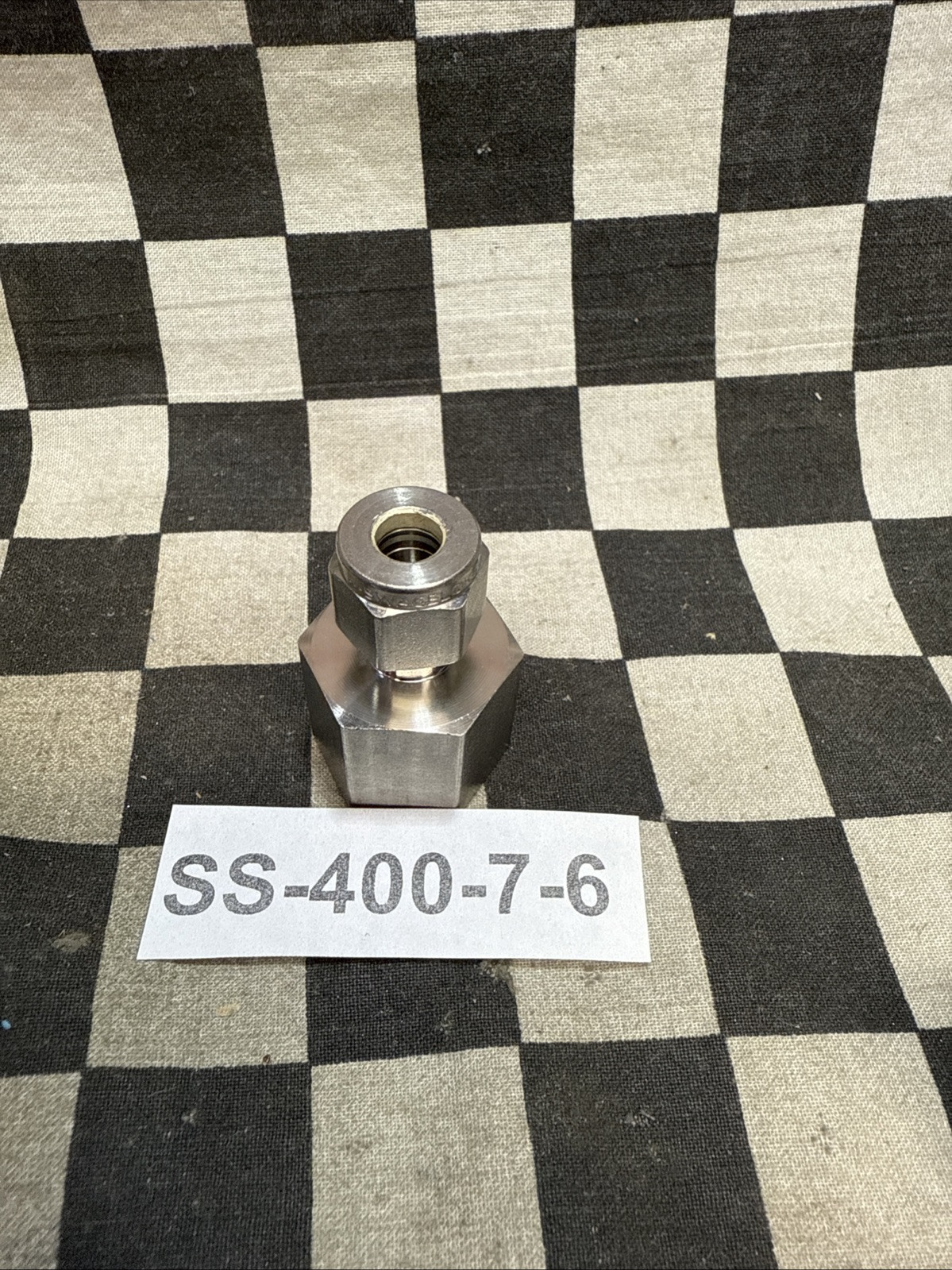SWAGELOK SS-400-7-4, SS-400-7-6, SS-600-7-4, SS-600-7-6, LOT OF 8, SHIPSAMEDAY