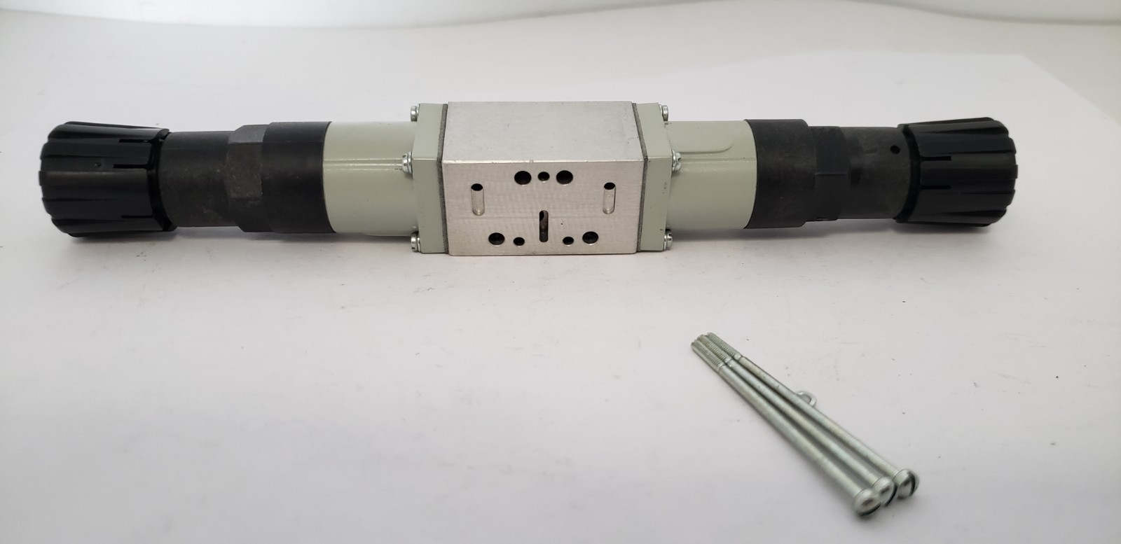 NUMATICS 031RD700O000000 REGULATOR ASSEMBLY (MISSING 2 LOCK WASHER & GASKET) NIB