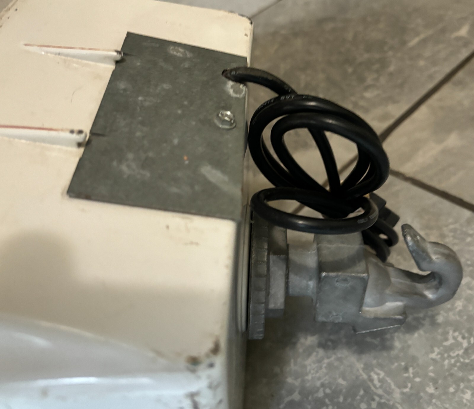 Day-Brite Lighting HB0400SMT Fixture Fitting with HID AA16 Fixture Fitting