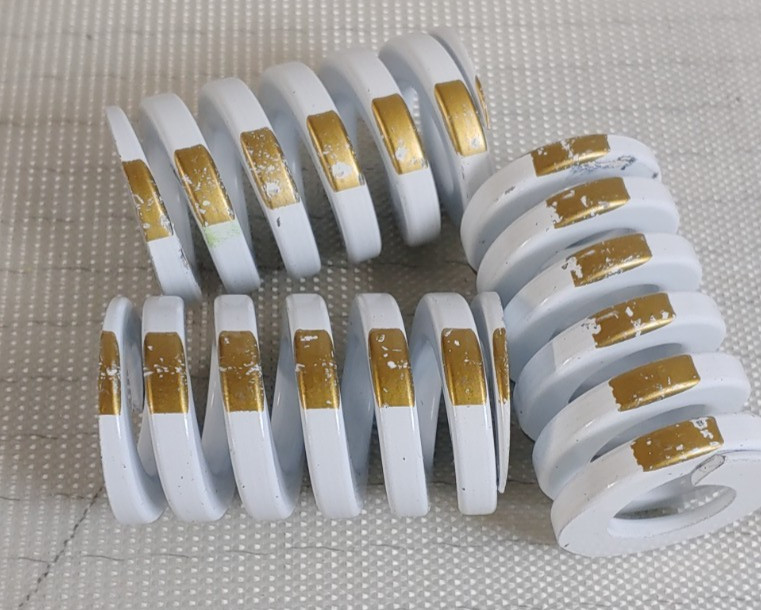 Misumi Lamina L Heavy Duty Die Springs H37L 1/1/4 x 2 Gold Stripe Qty 3