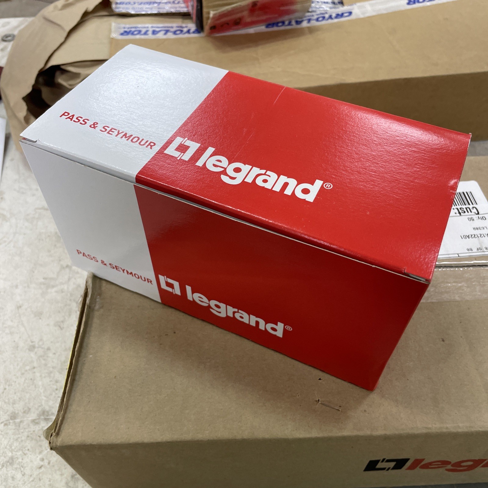 Legrand PASS & SEYMOUR L630-R Turn Lok Receptacle Case Of 10