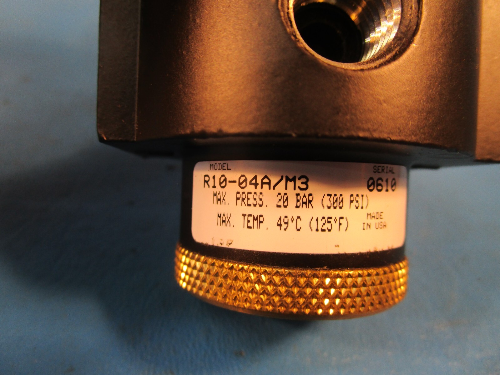 Watts R10-04A/M3 Pressure Regulator, 21 Bar/300 PSI Max, 1/2 NPT