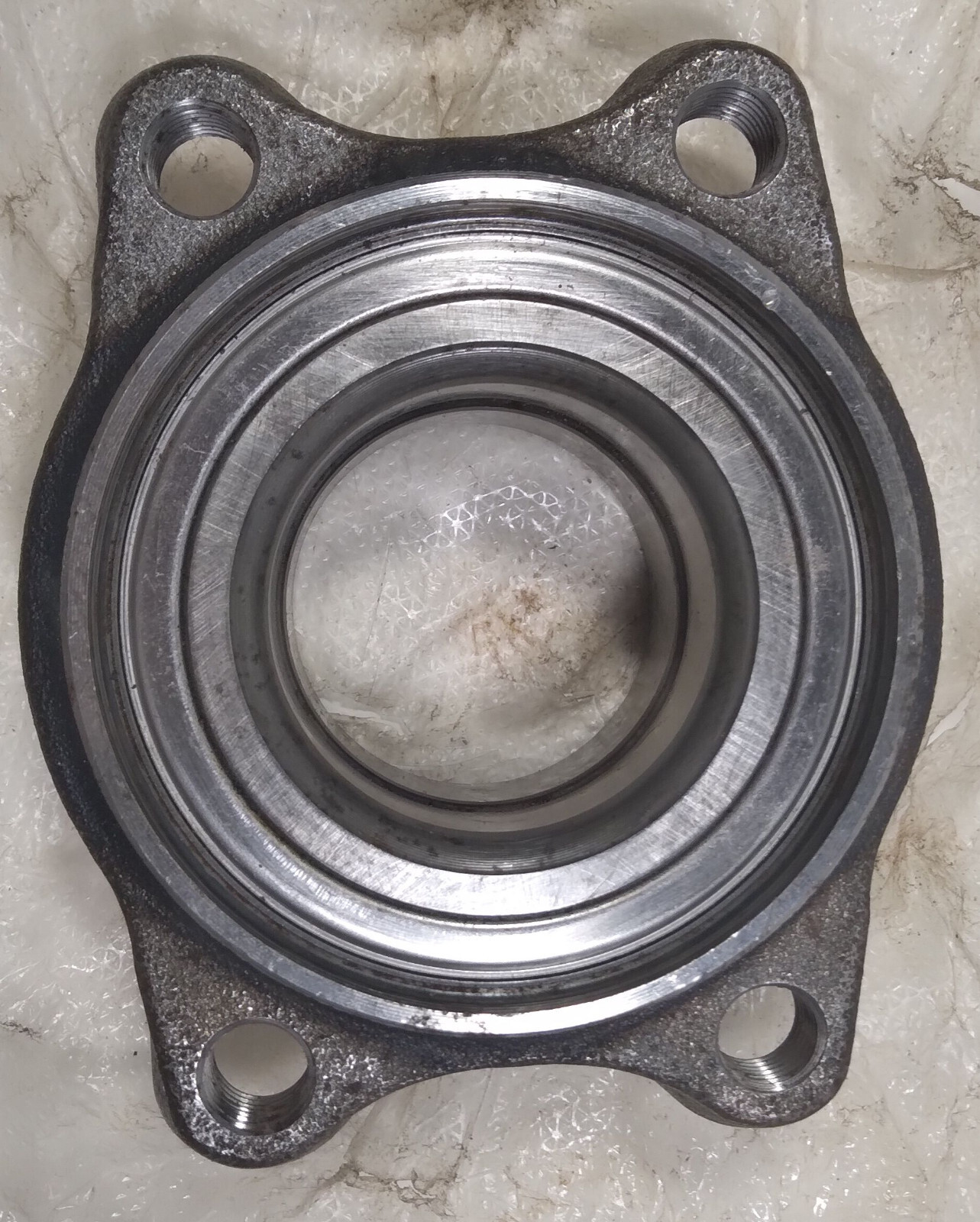 1 NEW SKF BAF-0125A WHEEL BEARING AND HUB ASSEMBLY NIB ***MAKE OFFER***