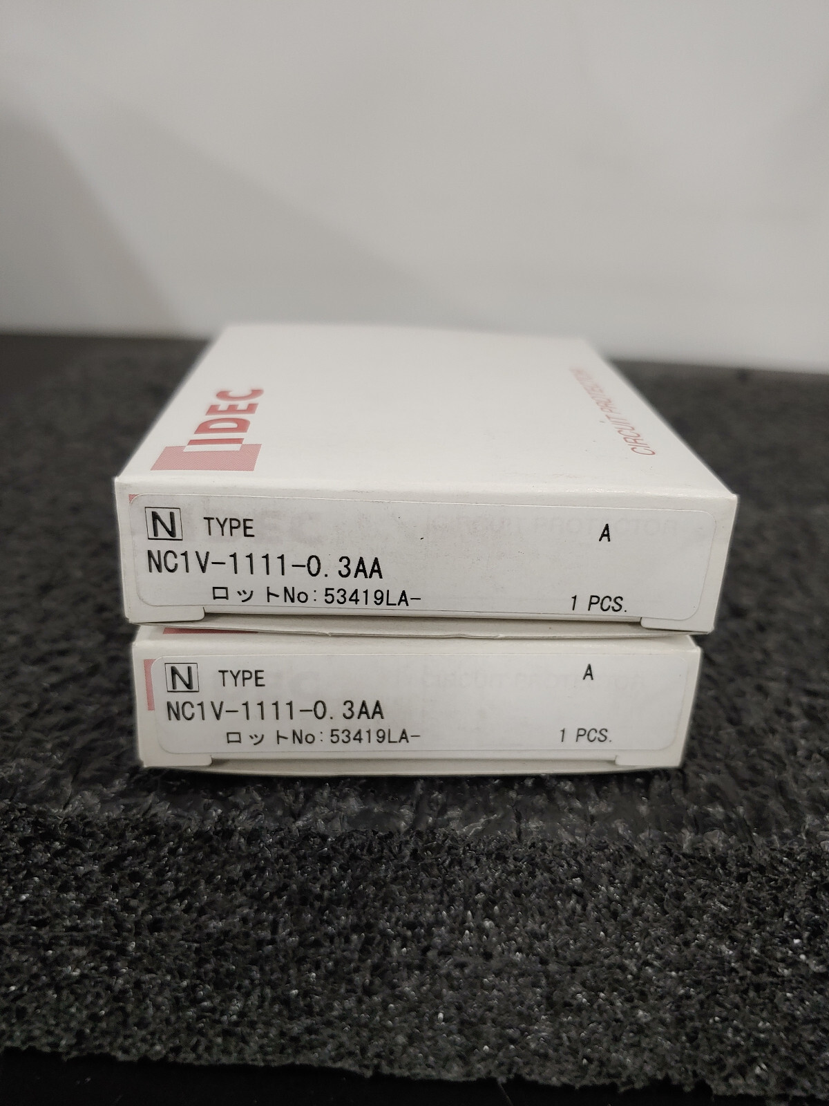 Lot of 2 IDEC NC1V-1111-0.3AA NC1V Series 1 Pole 0.3A Circuit Protector