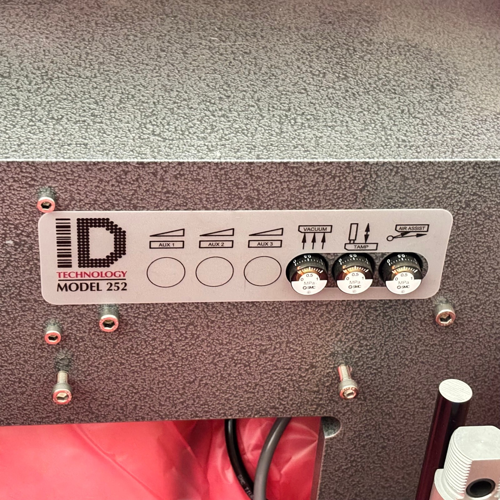 ID TECHNOLOGY MODEL 252 PRINTER APPLICATOR 100-240VAC