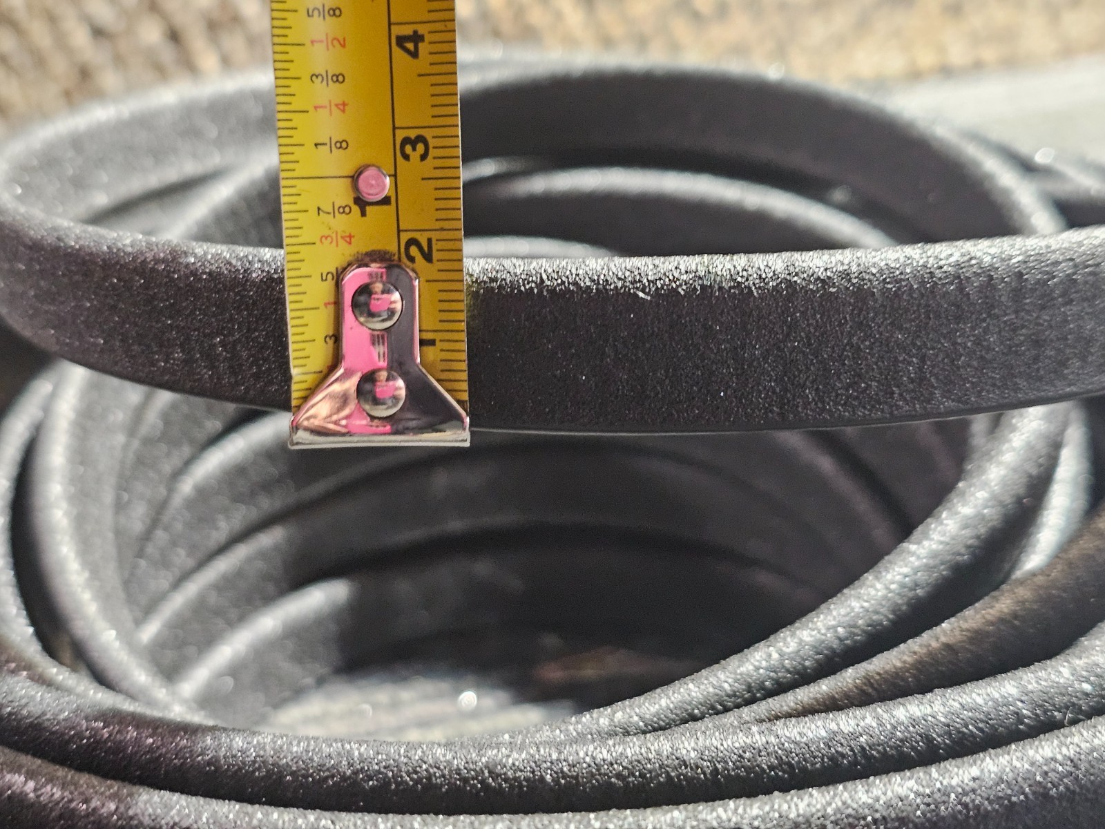 Edge Trim Single Gripping Finger, 100 ft Overall Lg, PVC Outer, 23/32 in Leg