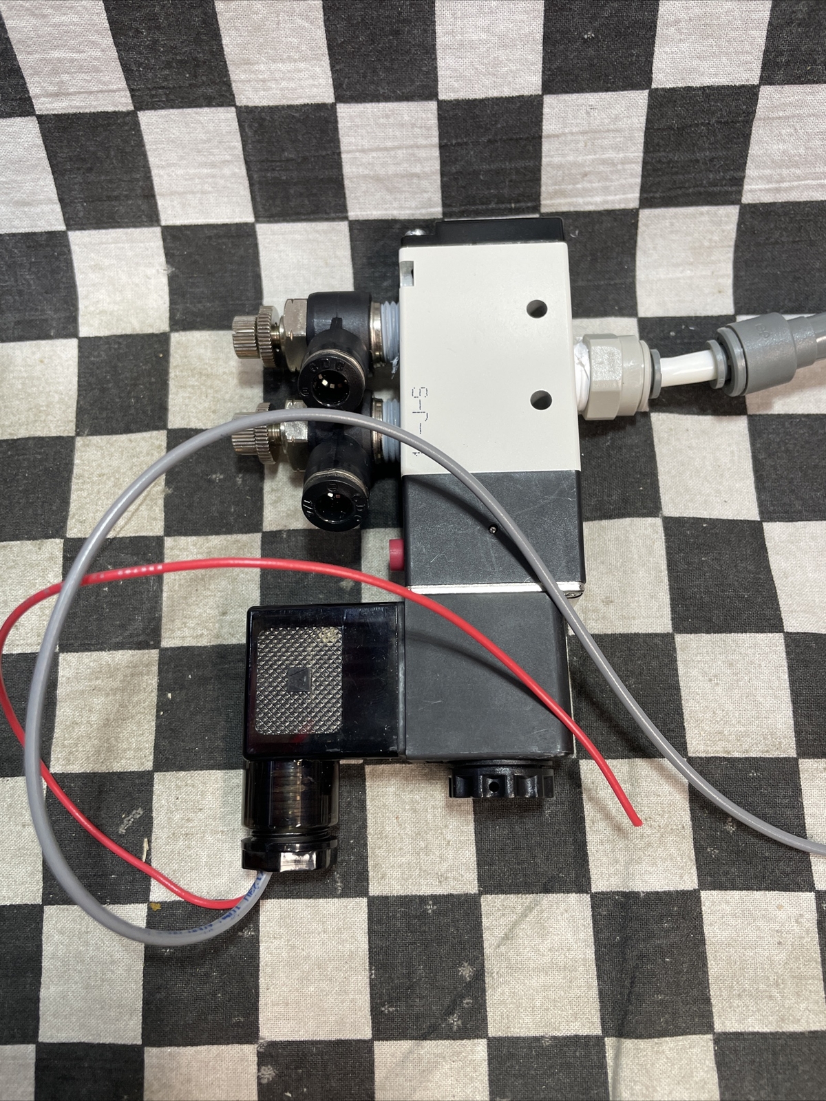 SMC NAR2000-N01, VQZ1151-5LO and AVS-5212-24D, Solenoid valve, SHIPSAMEDAY#136HW