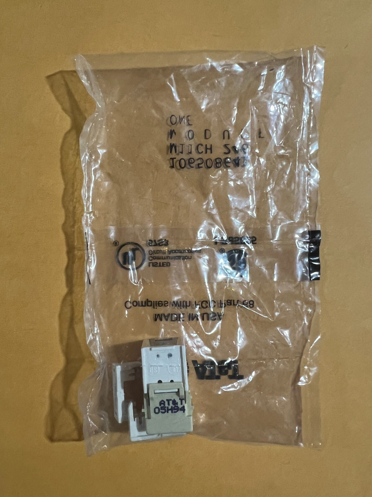 AT&T ~ M11CH-246 ~ Ivory ~ Jack Data Module ~ Punch Down LR85625 ~ 106508641 NEW