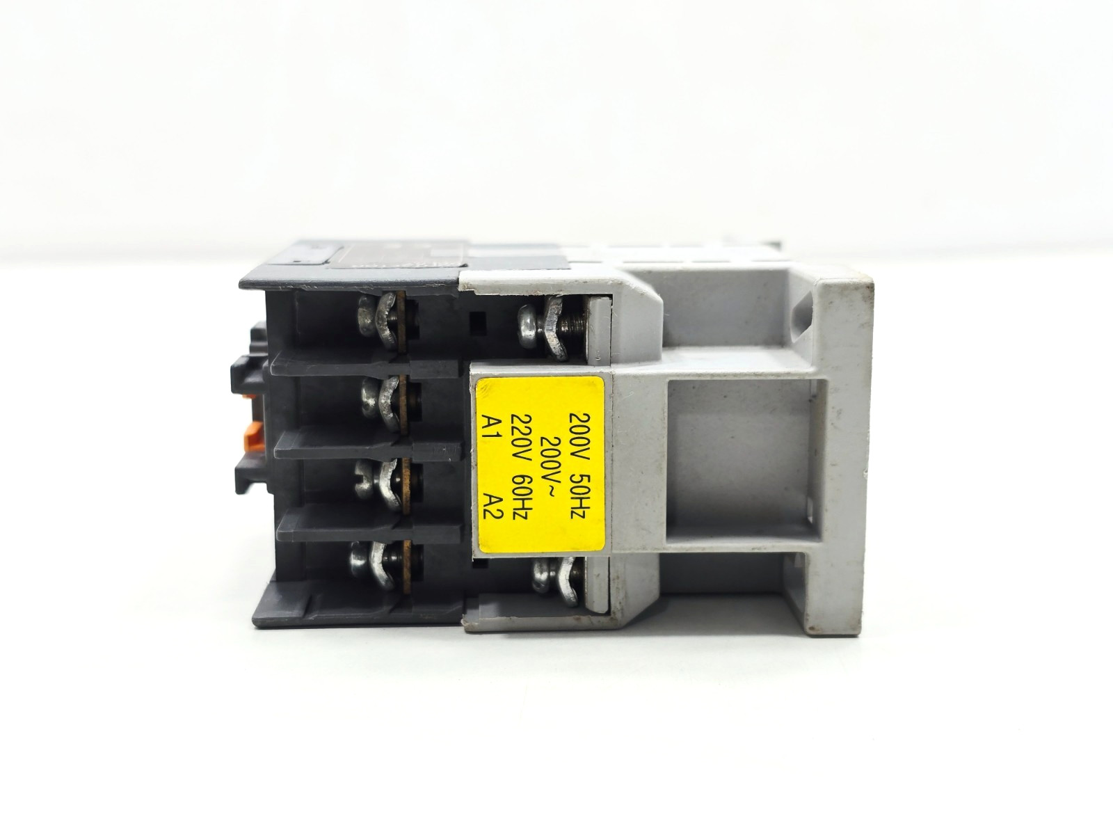 UMX 31 HYUNDAI IEC/EN 60947-5-1 CONTACTOR RELAY LOT OF 2