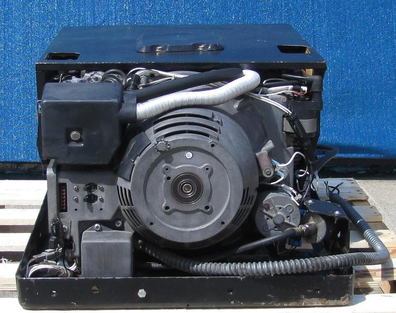 Cummins Onan Marquis 7000 Watt RV Mobilehome Gas Generator 120V Output