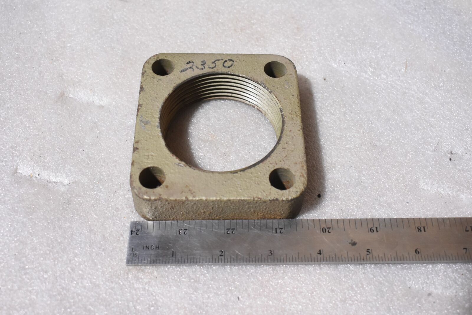 WWL 2350 SQUARE FLANGE MOUNT 2-1/2″ NPT, 3.67″ X 4″ X 1″