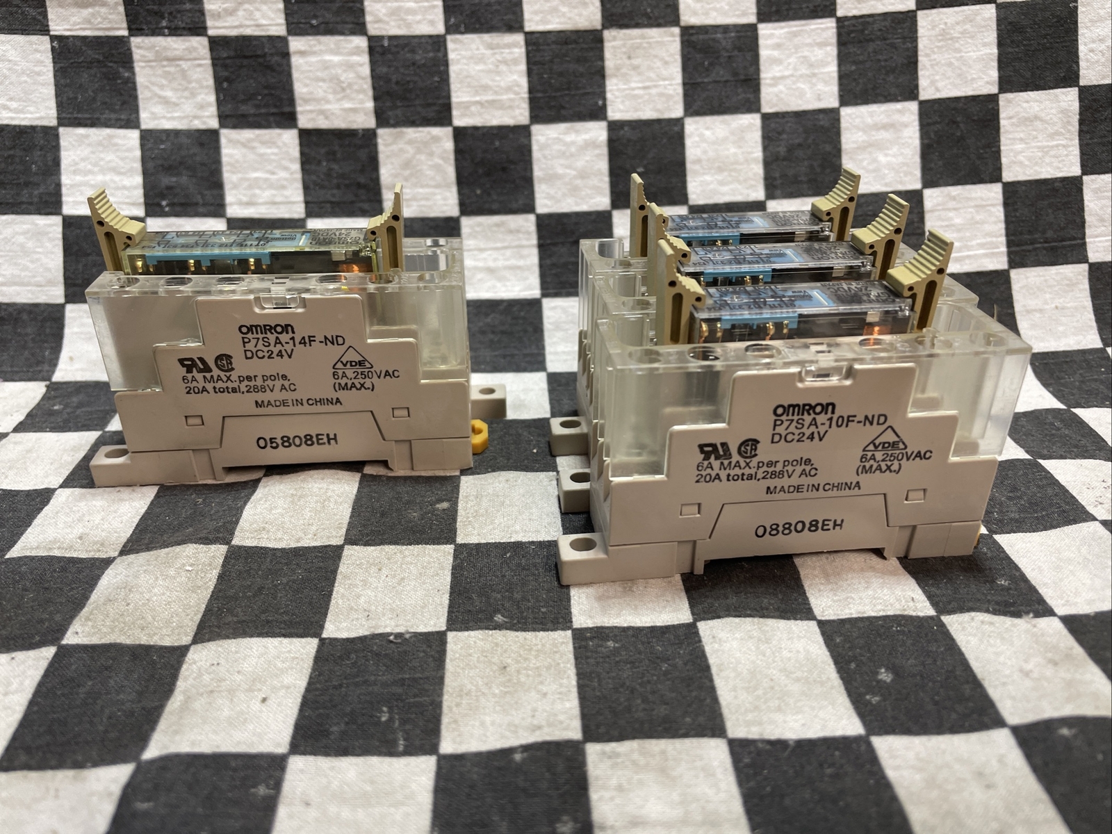 OMRON BASE RELAY 24V, P7SA-14F-ND & G7SA-5A1B, P7SA-10F-ND & G7SA-3A1B LOT OF 4