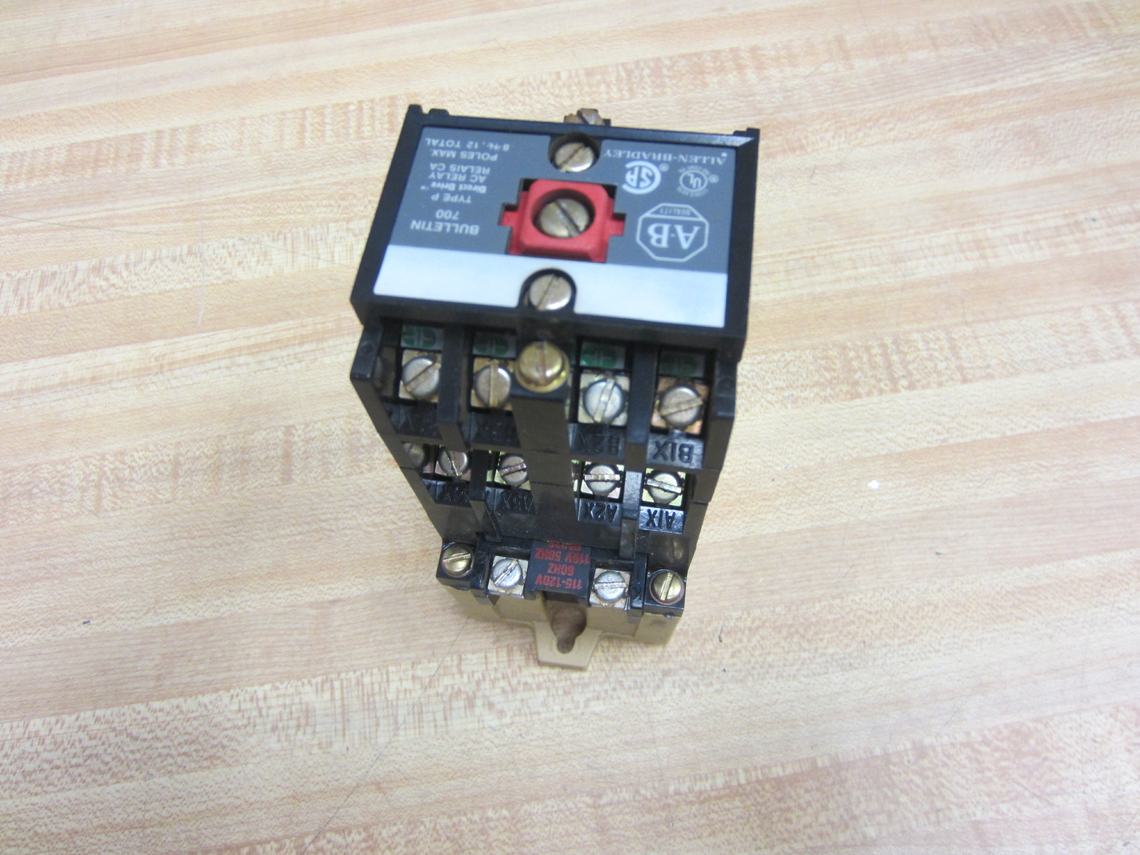 Allen Bradley 700-P400A1 Starter Relay 700P400A1 With 700-PB40 Series B