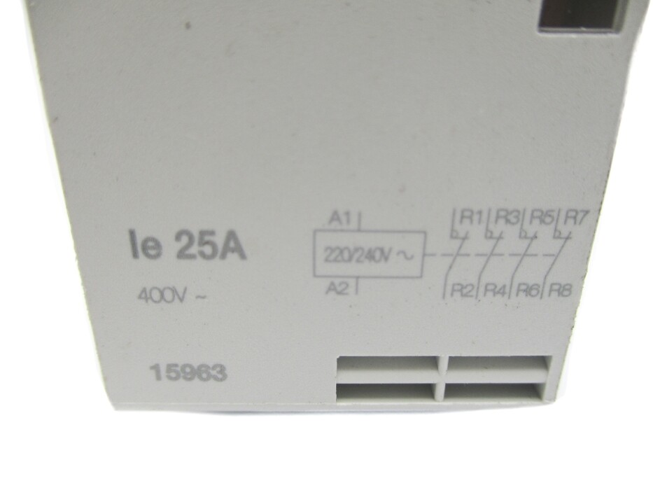 SCHNEIDER ELECTRIC 15963 220/240V UNMP