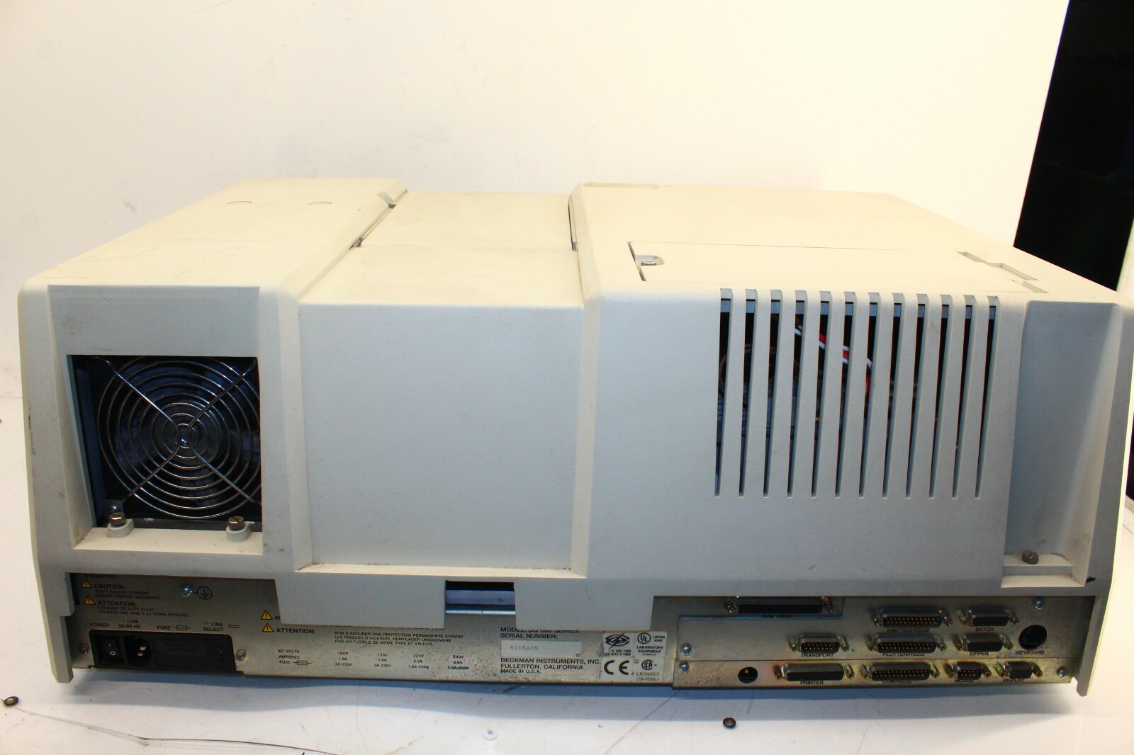 BECKMAN COULTER DU 640 DU640 UV-VIS SPECTROPHOTOMETER ULTRAVIOLET VISIBLE
