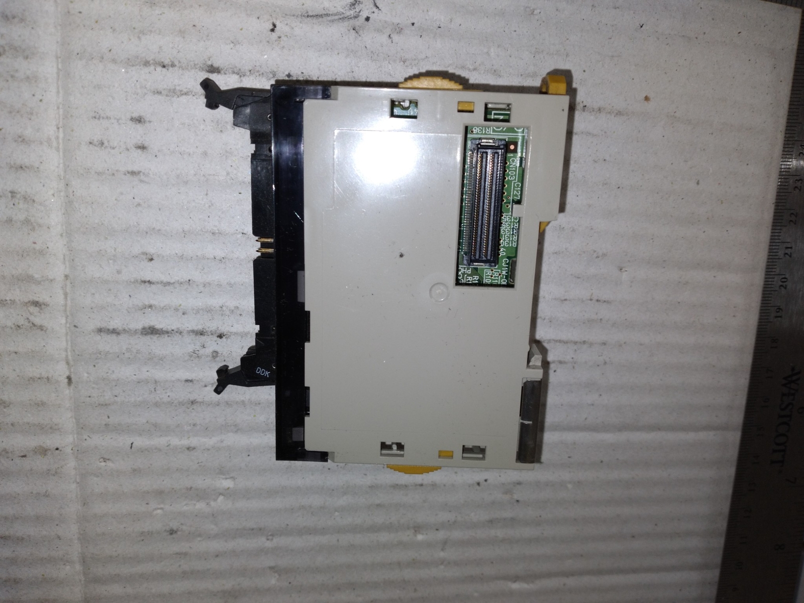 OMRON CJ1W-OD232 OUTPUT UNIT