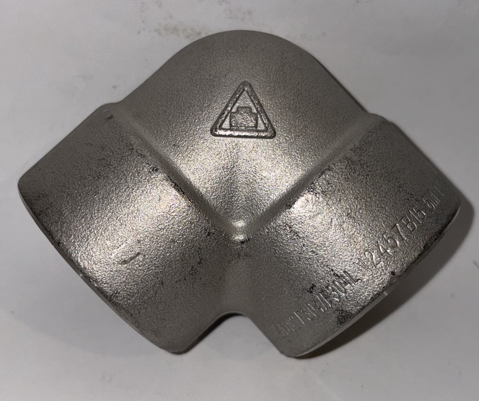 90 Elbow Pipe Fitting Threaded 1″ A/SA182 F304/F304L N2457 B16 6M 1 Stainless