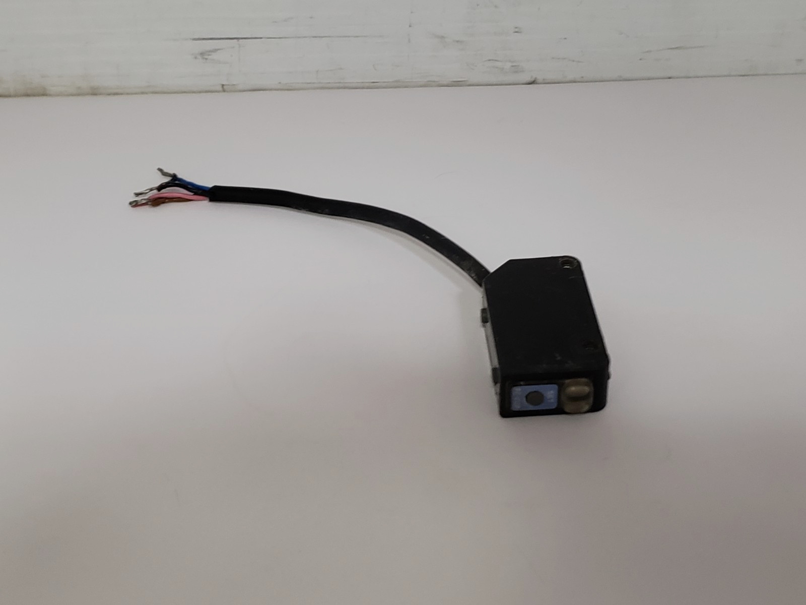 KEYENCE PZ-V12P PHOTOELECTRIC SENSOR REFLECTIVE PNP 12-24VDC