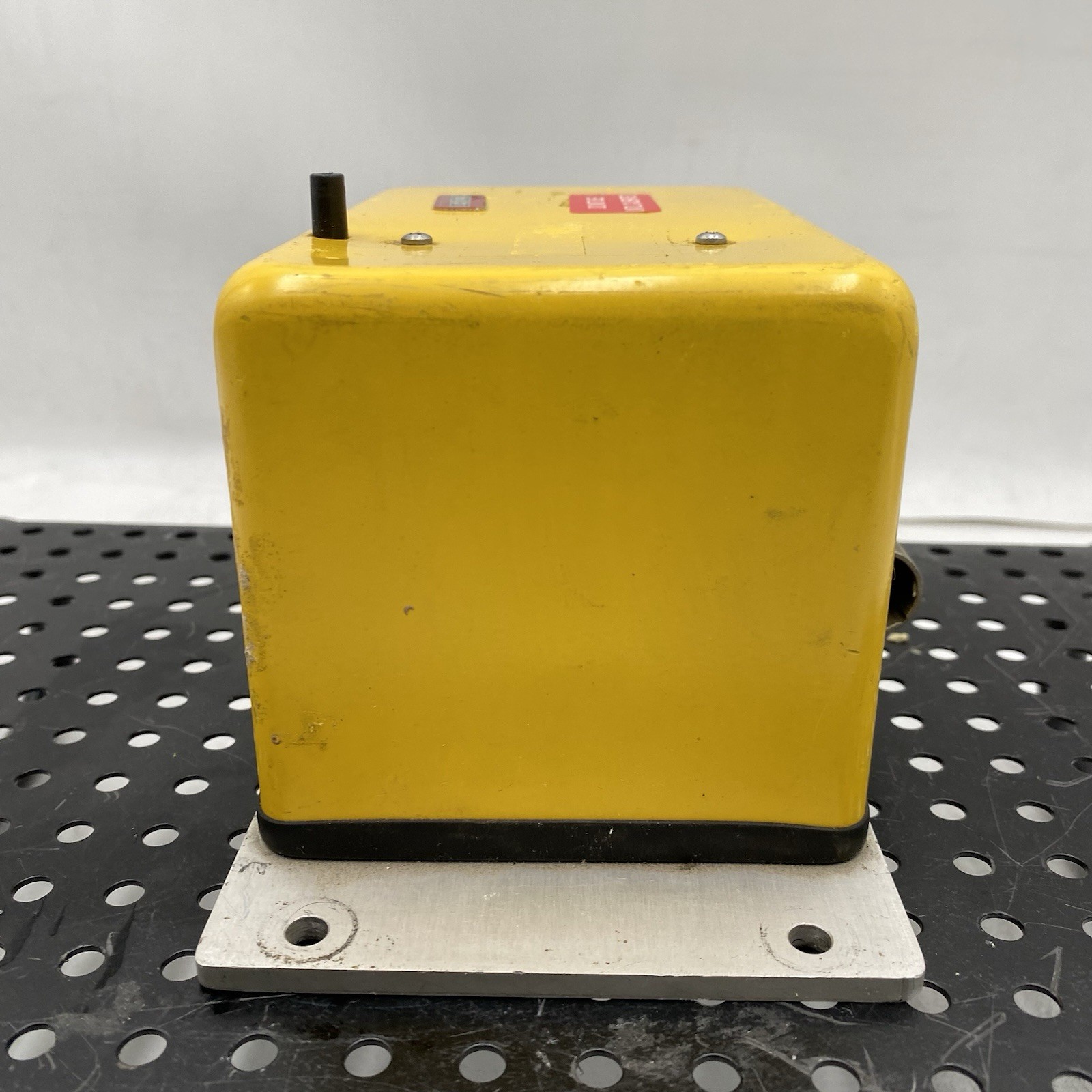 Celesco PT101 PT101-0100-111-61X0-7703 Cable Extension Position Transducer