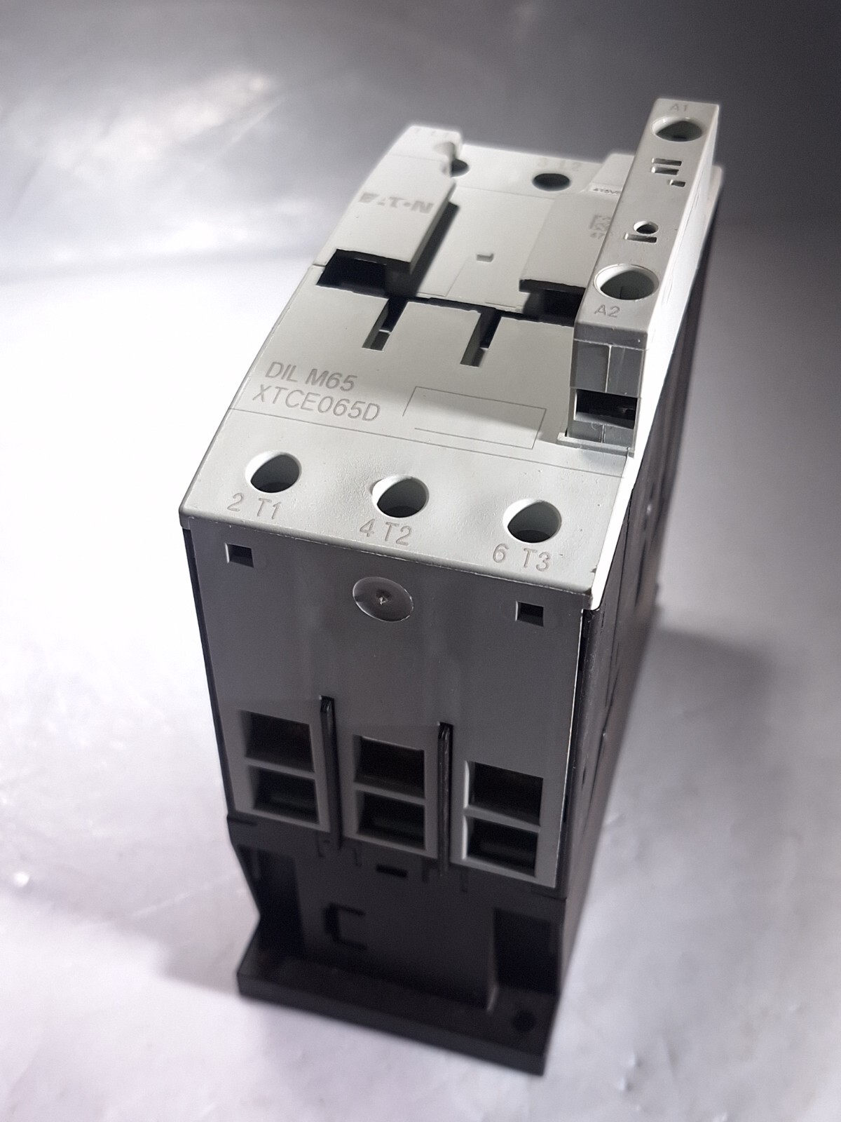 EATON MOELLER XTCE065D00C DILM65 65A 415/480V COIL 3P CONTACTOR 3-1810-037B