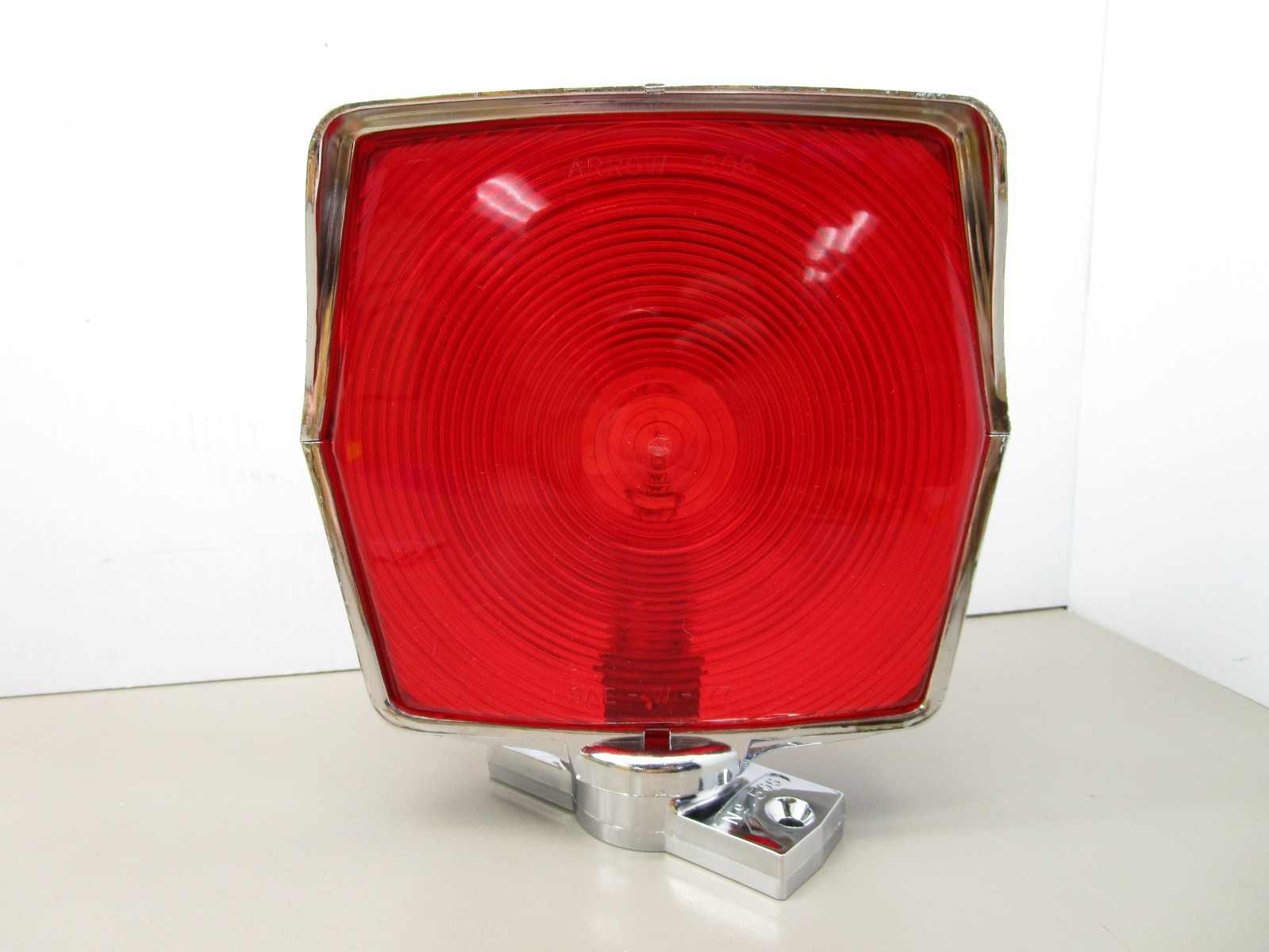 Arrow 506-02-322 Double Sided Pedestal Signal Lamp Red / Chrome 506