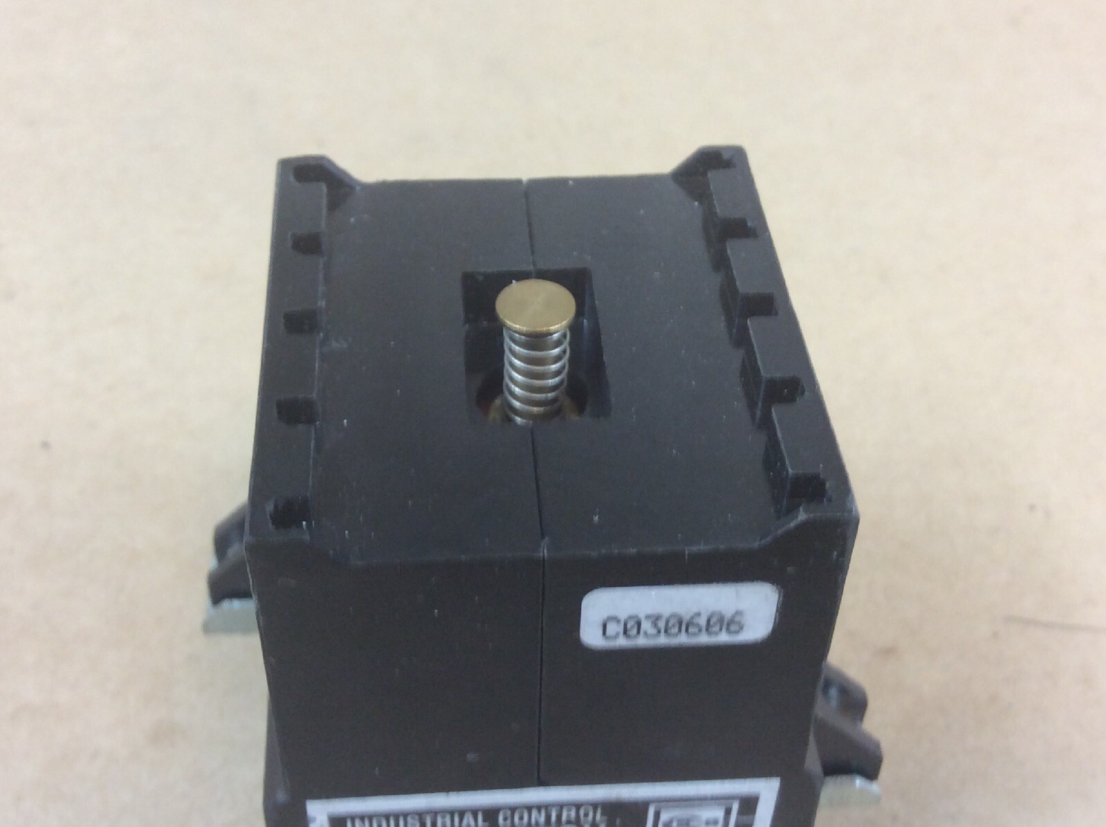 EATON CUTLER HAMMER ARMLS MAG LATCH FOR AR RELAY 2604D30G08 New Out Of Box