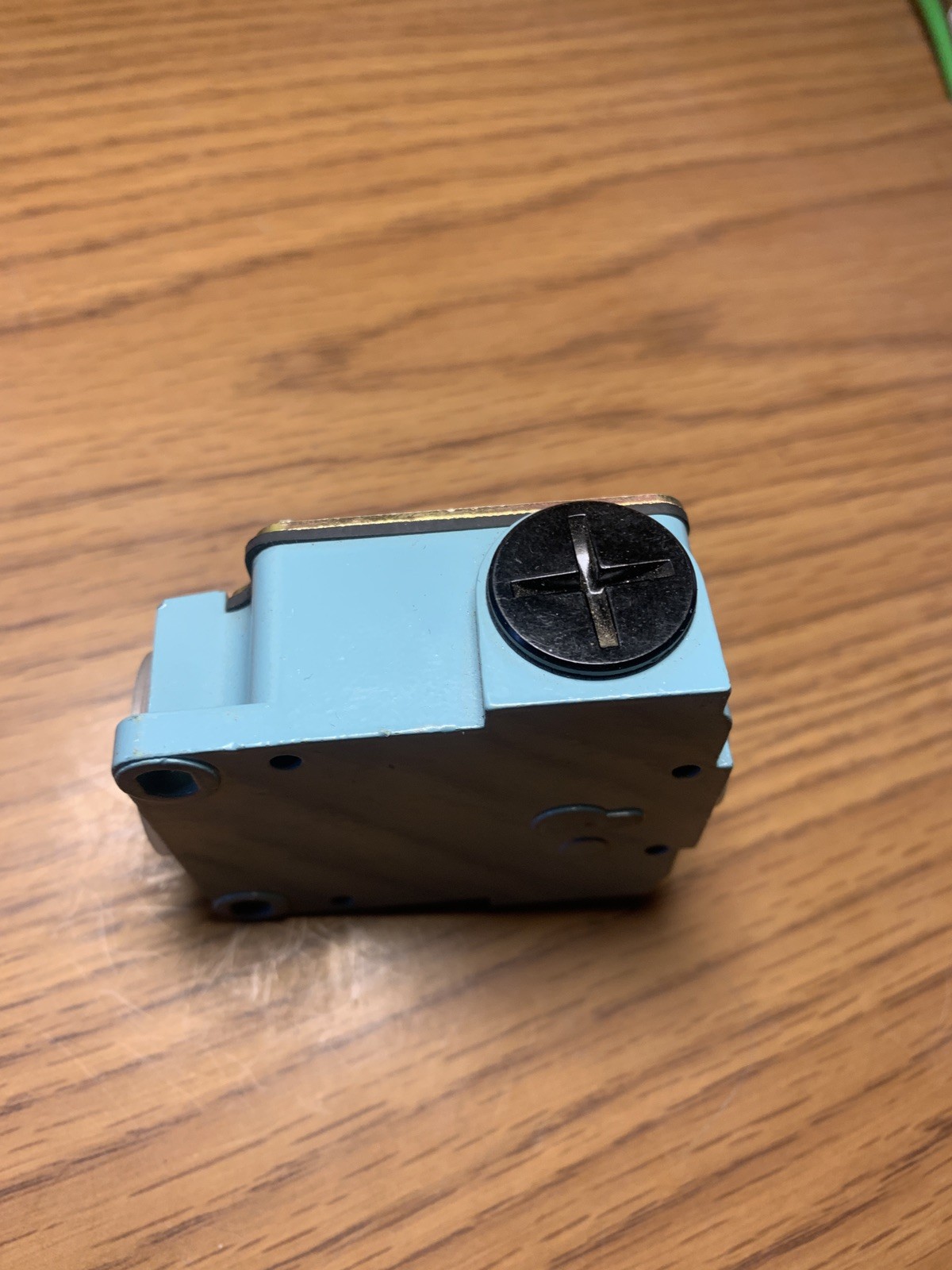 TELEMECANIQUE XCK-M1 380V 5A NSNP