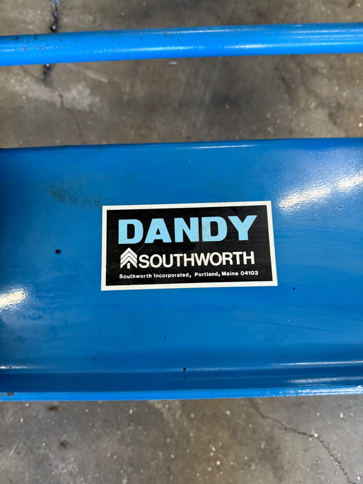 Dandy Lift Model A-350W Manual Hyd. Load Capacity 770# 36″ X 24″ Platform